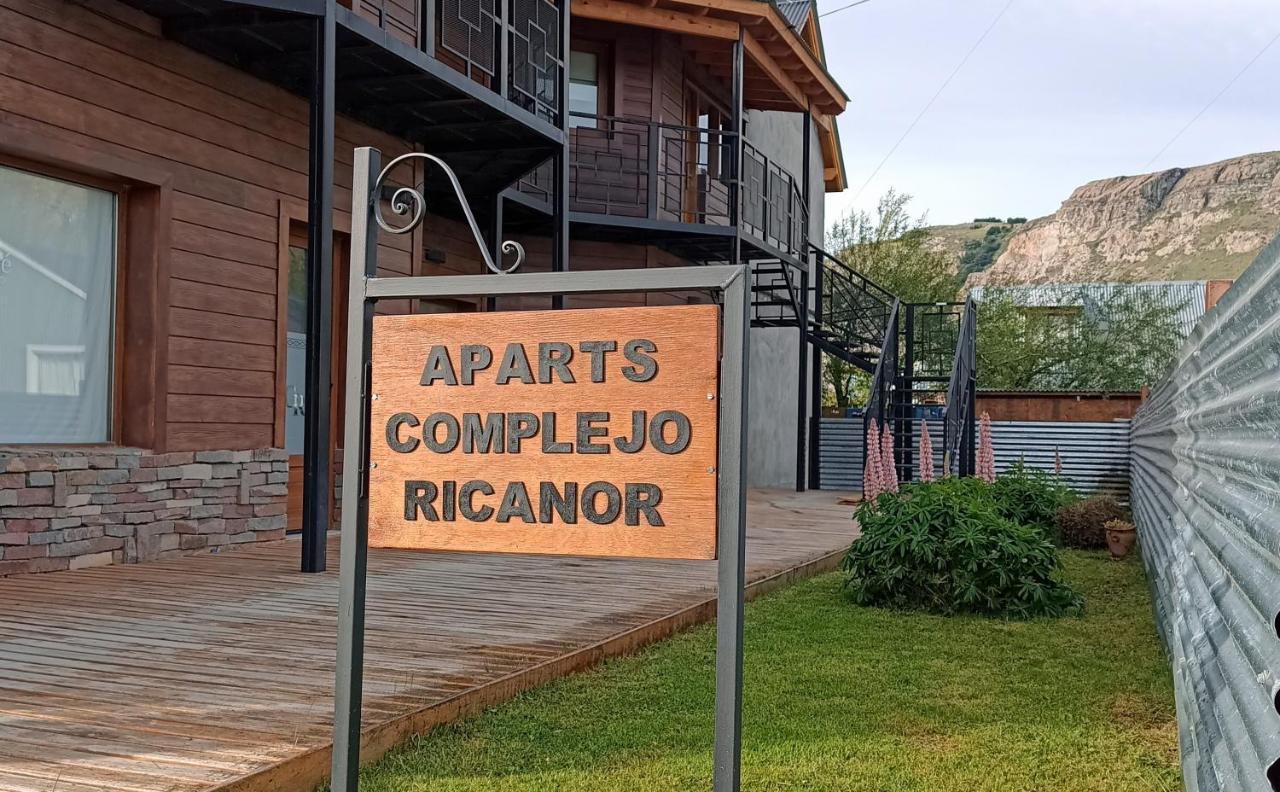 Aparts Complejo Ricanor El Chaltén Exterior foto